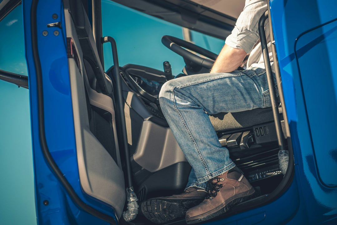 Reasons to Invest in a Truck GPS Tracker for Long Hauls