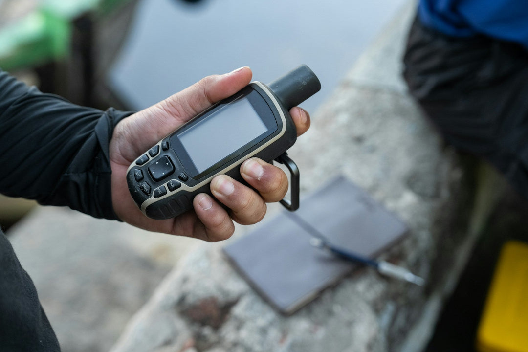Fitting a GPS Tracker for Pets in Australia Before Winter Starts